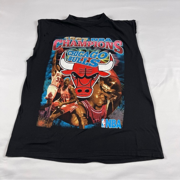 NBA Other - Vintage 1997 NBA Chicago Bulls Michael Jordan,Rodman Tee T-shirt size: L “READ “